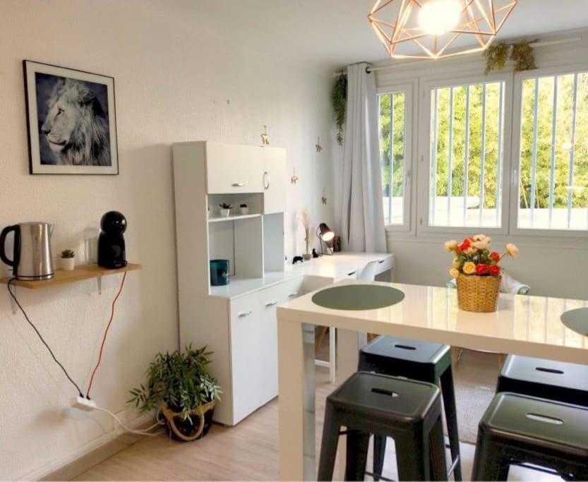 Studio Proche Centre Wifi Parking Apartment มงต์เปอลิเยร์ ภายนอก รูปภาพ